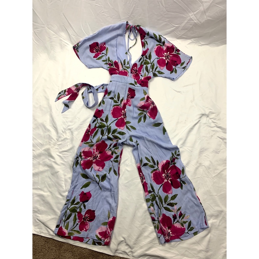 NWT- Vici Jumper Capri